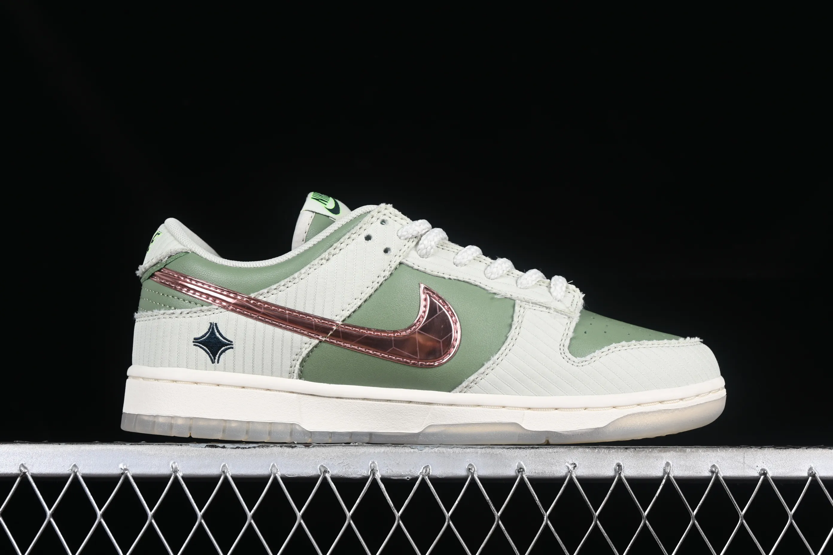 All categories Nk SB Dunk series Nk SB Dunk Low low-top sneakers Nk Dunk Low "Be 1 Of One" grass green SB low-top casual sneakers FQ0269-001